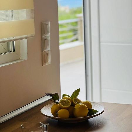 Abuelo Apartment Artemida  Ngoại thất bức ảnh