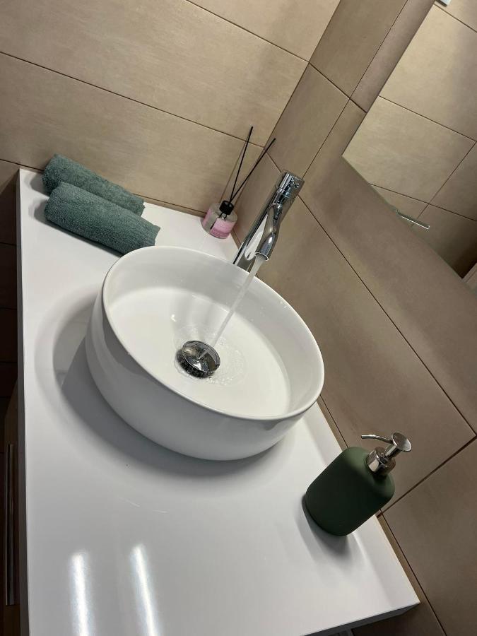 Abuelo Apartment Artemida  Ngoại thất bức ảnh